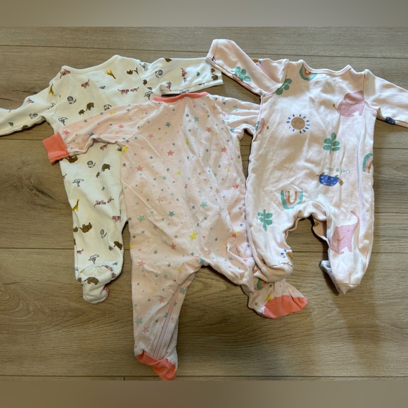 Bundle/Lot of 11 0-3 Month Baby Clothes - Picture 9 of 13